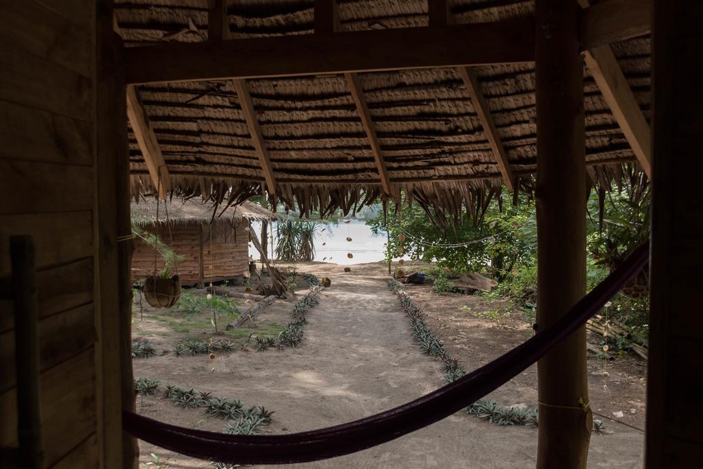 Tawan Bar And Bungalow Ko Phra Thong Exterior foto